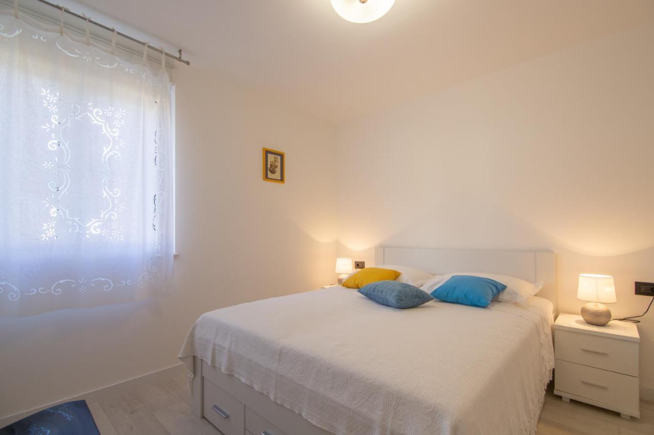 Komiža Apartments Nona Draga מראה חיצוני תמונה